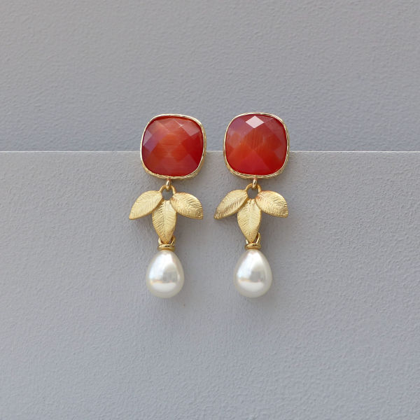 Giulia Pearl Drop Earrings - www.evy-designs.com