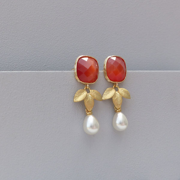 Giulia Pearl Drop Earrings - Image 4