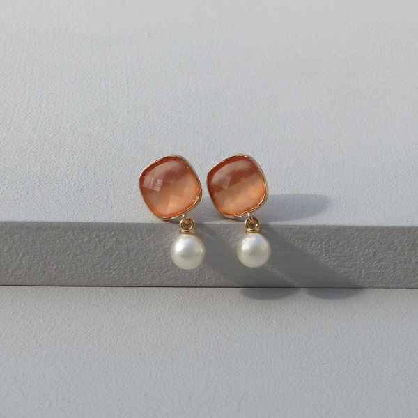 Blush Pearl Drop Earrings - www.evy-designs.com