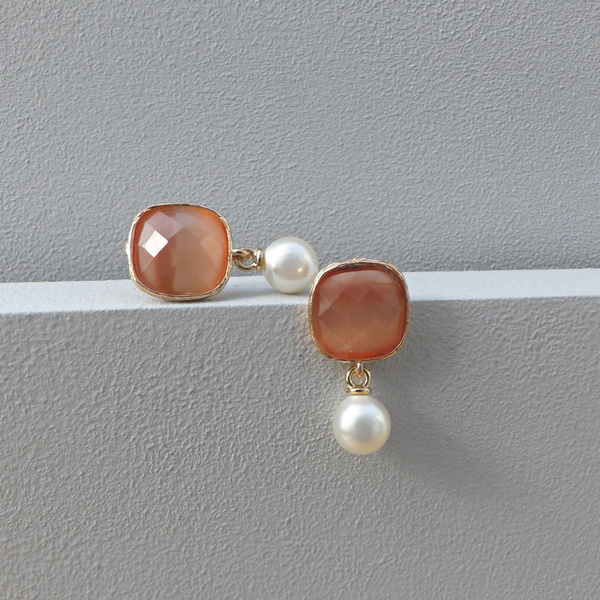 Blush Pearl Drop Earrings - www.evy-designs.com