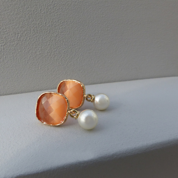 Blush Pearl Drop Earrings - www.evy-designs.com