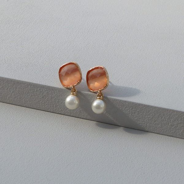 Summer Blush Pearl Drop Earrings - www.evy-designs.com